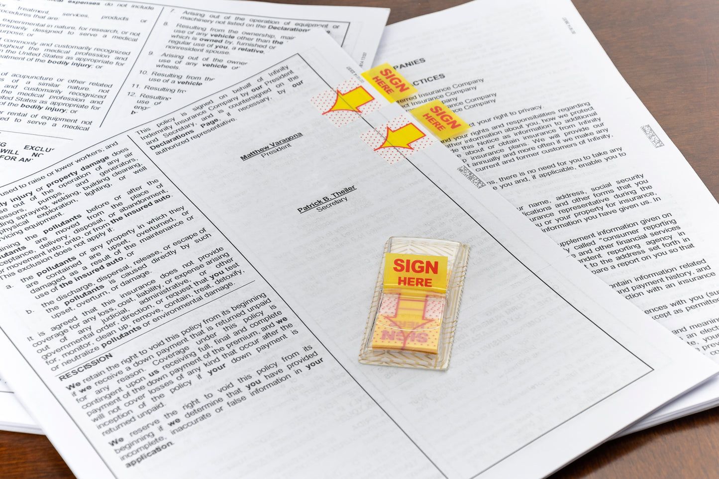 Sticky Flags, 1" x 1.7”, "Sign Here"